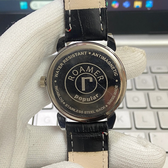 Vintage 1983 Roamer Manual Mens Silver Watch W/Leather Strap & Red accents - Picture 7 of 7